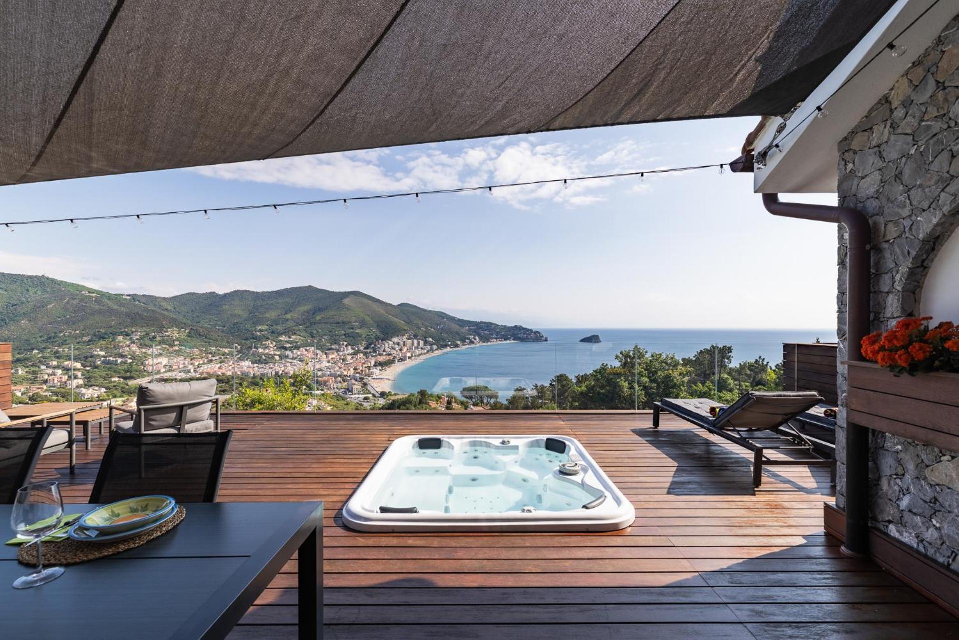Spettacolare Vista Isola Terrazza E Idromassaggio Villa Noli Bagian luar foto